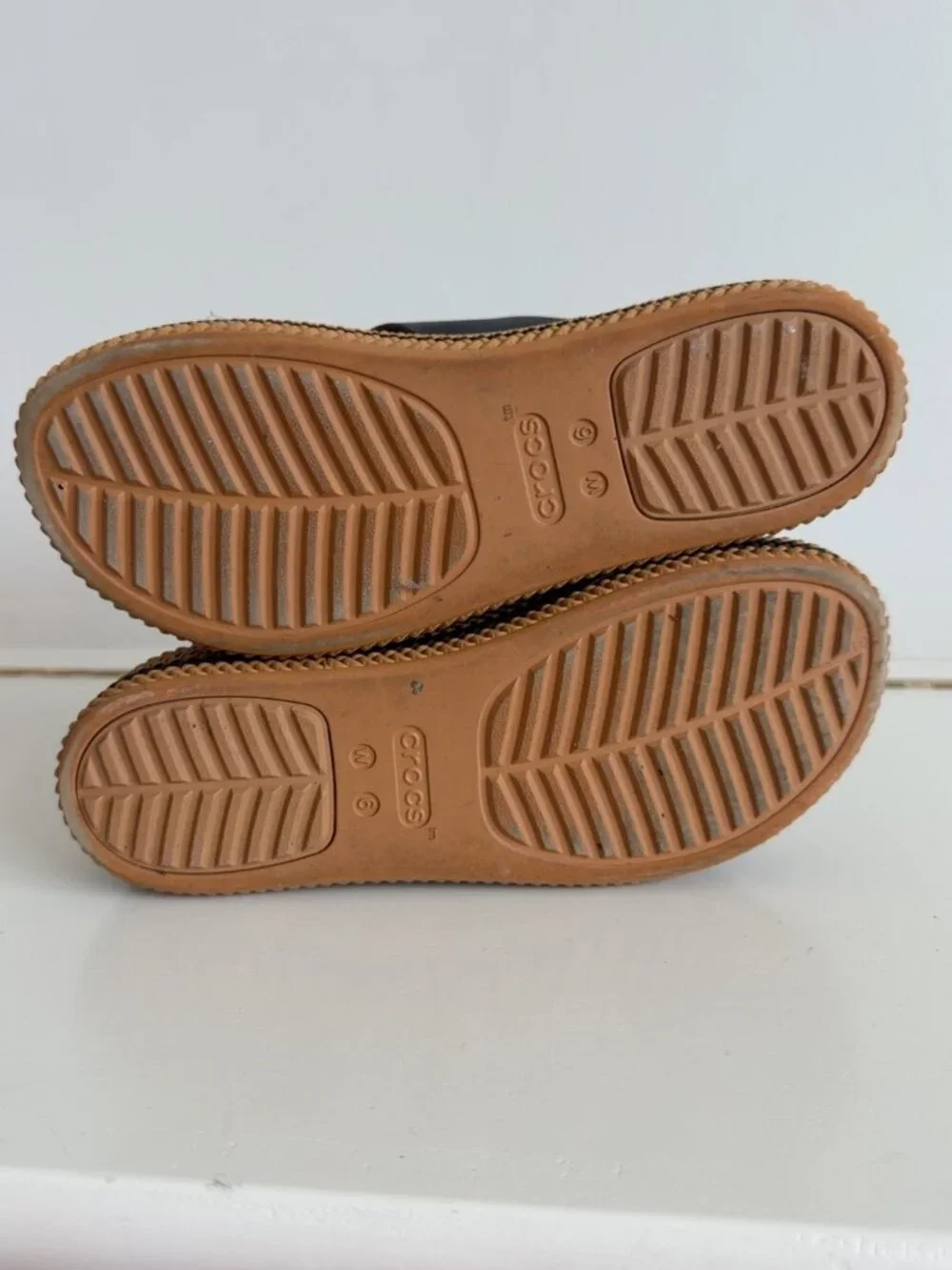 CROCS Brooklyn Black/Tan Platform Wedge Sandals Women’s 6